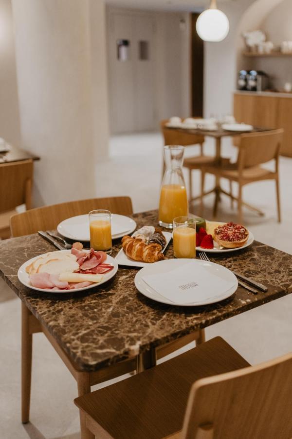 Hotel Petit Luxe 테라사 외부 사진