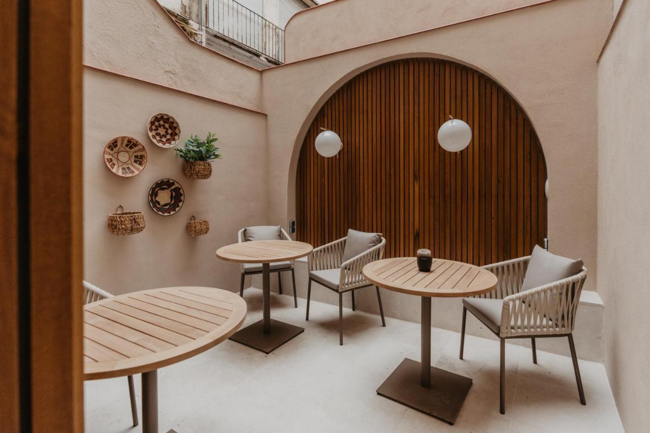 Hotel Petit Luxe 테라사 외부 사진