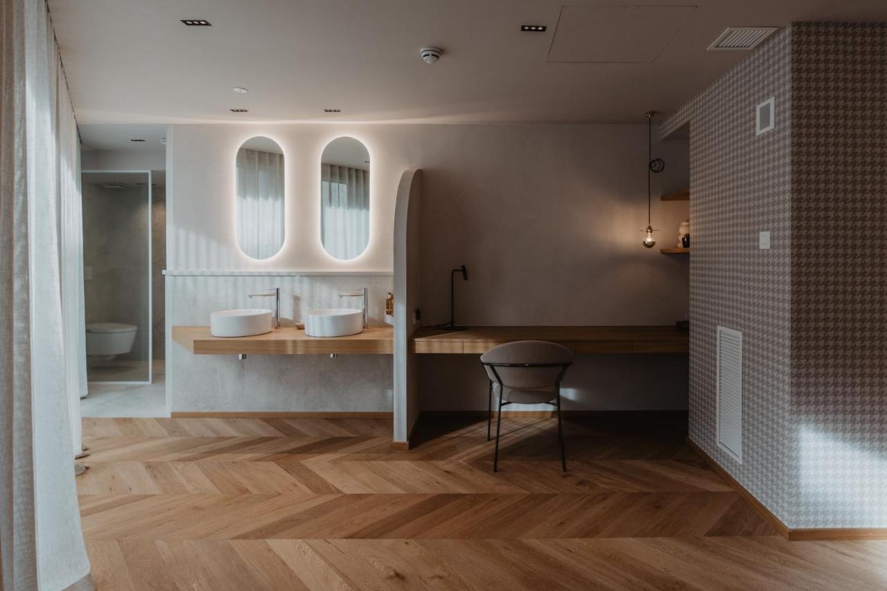 Hotel Petit Luxe 테라사 외부 사진