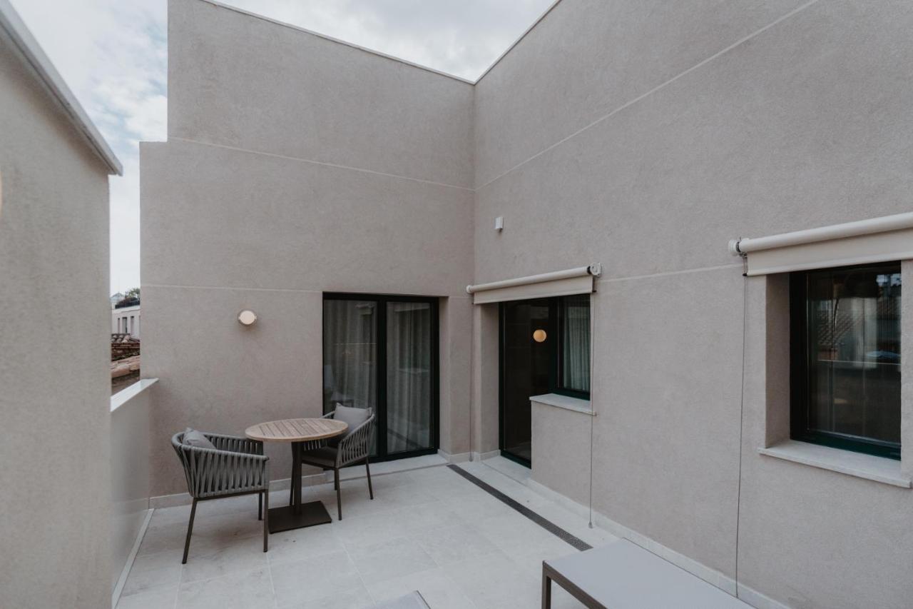 Hotel Petit Luxe 테라사 외부 사진