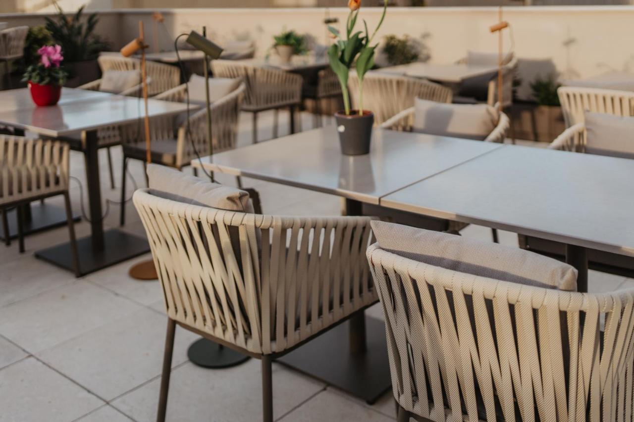 Hotel Petit Luxe 테라사 외부 사진