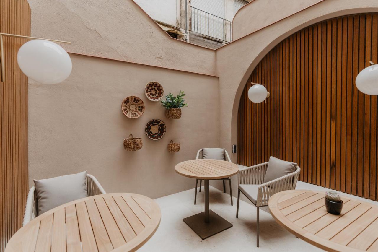 Hotel Petit Luxe 테라사 외부 사진