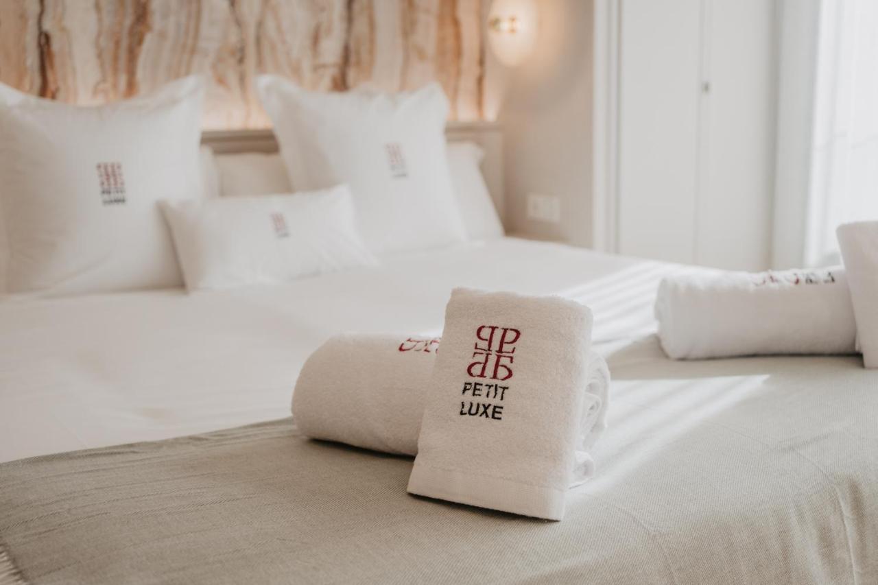 Hotel Petit Luxe 테라사 외부 사진